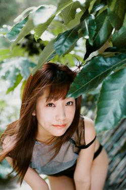 年轻漂亮少妇私密精油按摩保养